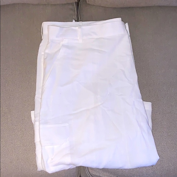 Mr.Búho white cargo shorts - Picture 3 of 3
